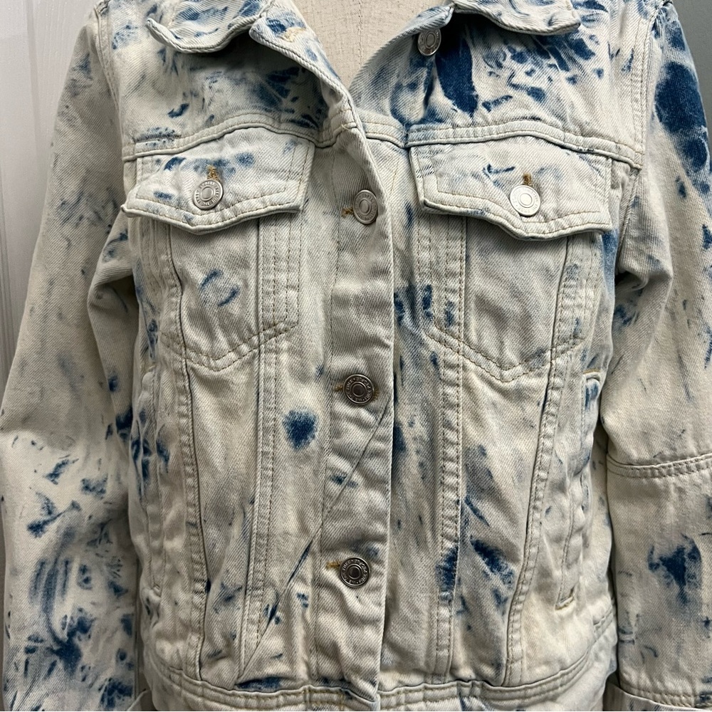 Free People White and Blue Tones Tie Dye Denim Jacket Size Small - Picture 3 of 16